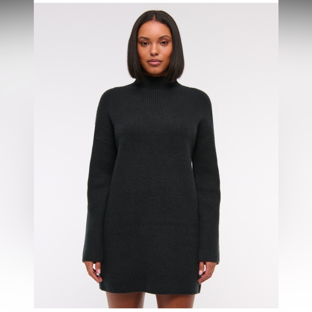 Women’s Abercrombie long sleeve mock neck mini sweater dress black